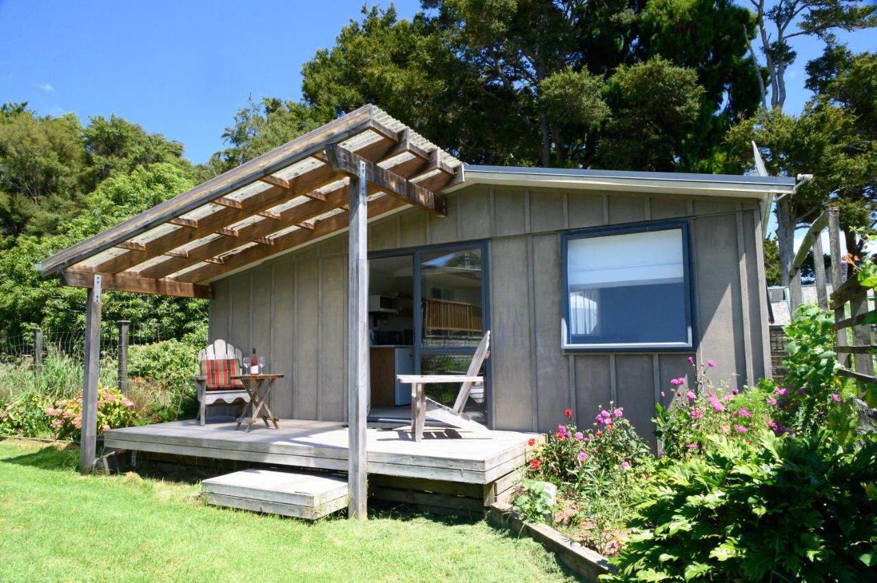 Вилла The Hen House Kaipara Flats Экстерьер фото